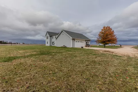 4227 E 4th Rd, Mendota, IL 61342 photo 32