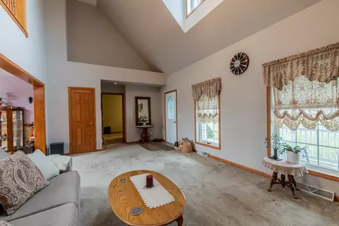 4227 E 4th Rd, Mendota, IL 61342 photo 10