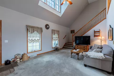 4227 E 4th Rd, Mendota, IL 61342 photo 9