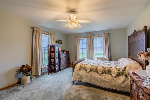 4227 E 4th Rd, Mendota, IL 61342 photo 11