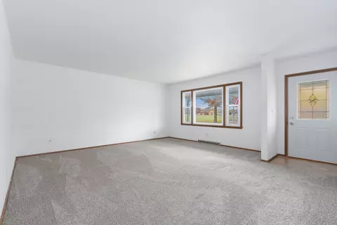 21 Codorus Rd, Montgomery, IL 60538 photo 2