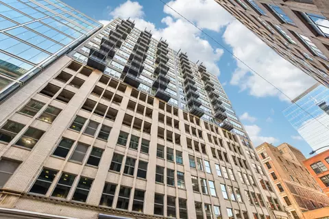 565 W Quincy St #705, Chicago, IL 60661