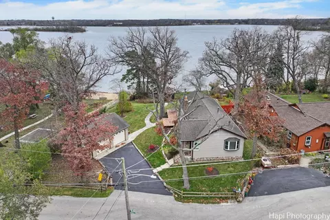 23555 W Parkway Ave, Lake Villa, IL 60046