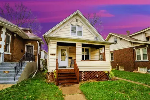 2454 Orchard St, Blue Island, IL 60406