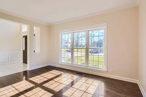Living - 3670 White Deer Dr, Algonquin, IL 60102 photo 2 of 7