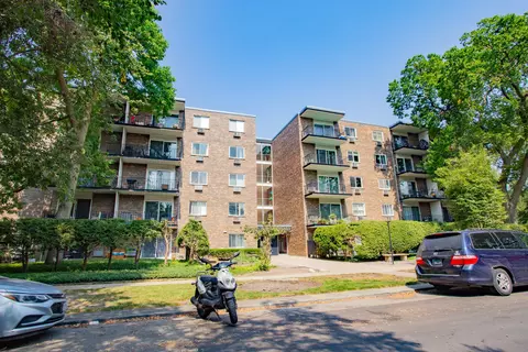 250 Ridge Ave #4D, Evanston, IL 60202