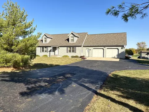 16820 N 1050 East Rd, Pontiac, IL 61764