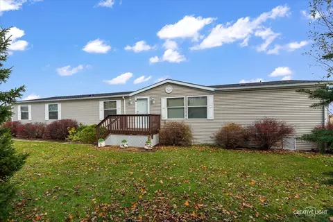 893 Meadowlark Cir, Sandwich, IL 60548