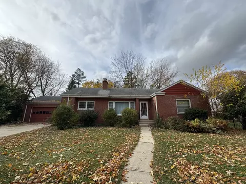 334 Ardmore Rd, Des Plaines, IL 60016