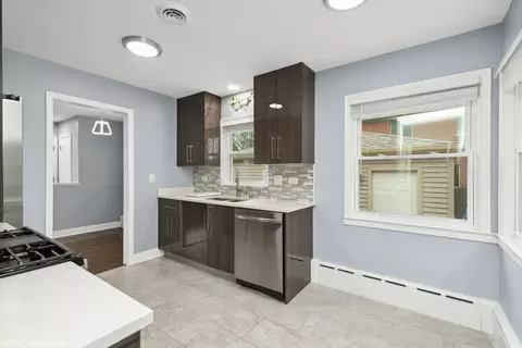 2170 Douglas Ave, Des Plaines, IL 60018 photo 8