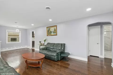 2170 Douglas Ave, Des Plaines, IL 60018 photo 5