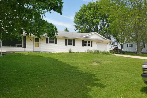 368 NW Wisconsin Ave, Paw Paw, IL 61353