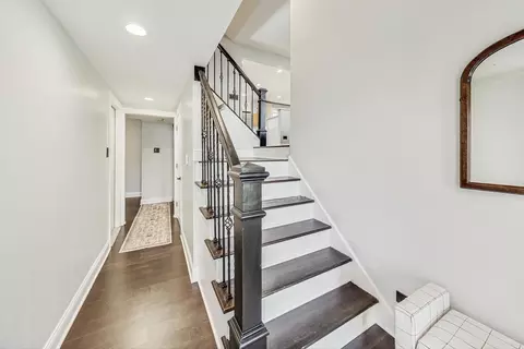Entry Way - 389 Dulles Rd, Des Plaines, IL 60016 photo 3 of 3