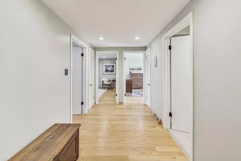 Entry Way - 389 Dulles Rd, Des Plaines, IL 60016 photo 2 of 3