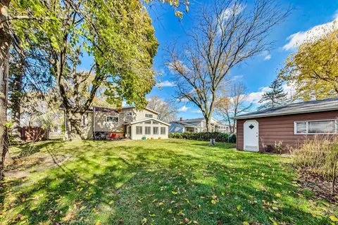 Exterior - 389 Dulles Rd, Des Plaines, IL 60016 photo 4 of 4