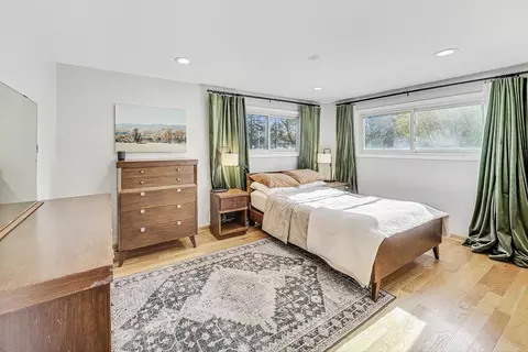Bedroom - 389 Dulles Rd, Des Plaines, IL 60016 photo 1 of 4