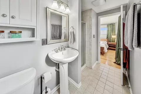 Bath - 389 Dulles Rd, Des Plaines, IL 60016 photo 1 of 4