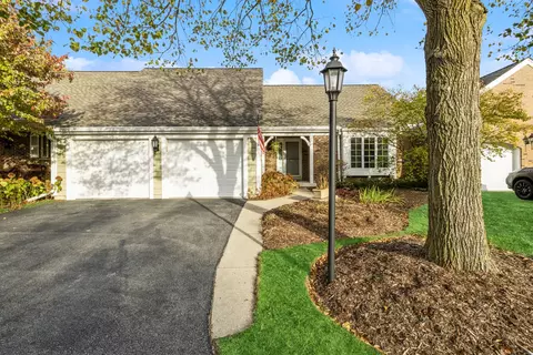 1489 Shire Cir, Inverness, IL 60067
