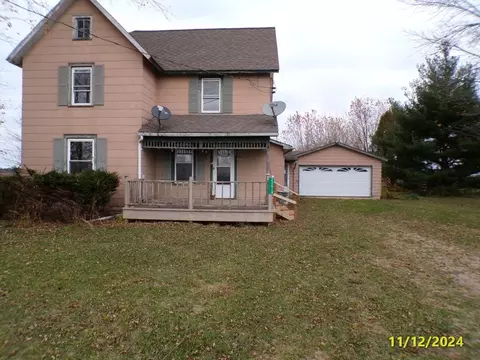 22618 Pilgrim Rd, Sterling, IL 61081