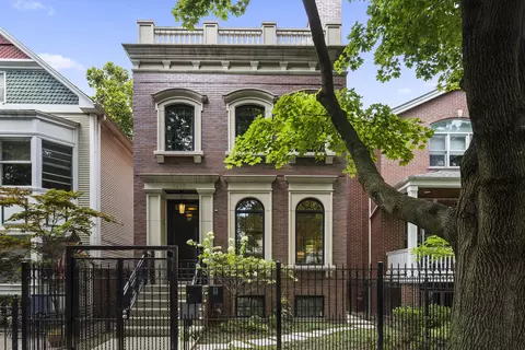 1218 W Fletcher St, Chicago, IL 60657