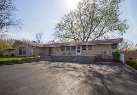 800 Diamond K Ln, Joliet, IL 60433