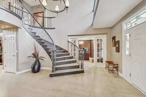 Entry Way - 1639 Annapolis Dr, Glenview, IL 60026 photo 1 of 3