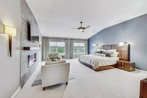 Bedroom - 1639 Annapolis Dr, Glenview, IL 60026 photo 1 of 4