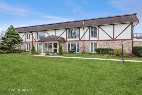 1310 S New Wilke Rd #1C, Arlington Heights, IL 60005