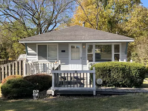 25502 S Canal St, Channahon, IL 60410