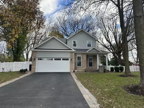 931 Plymouth Ct, Algonquin, IL 60102