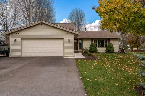 1921 Whitestone Dr, Rockton, IL 61072