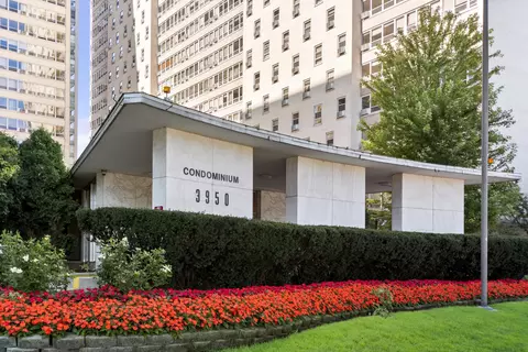 3950 N Lake Shore Dr #1402, Chicago, IL 60613
