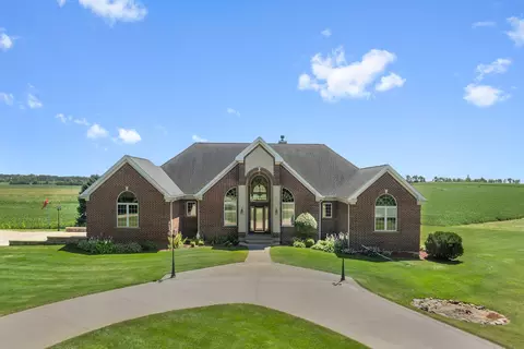 n880 Salt Box Road, Sharon, WI 53585