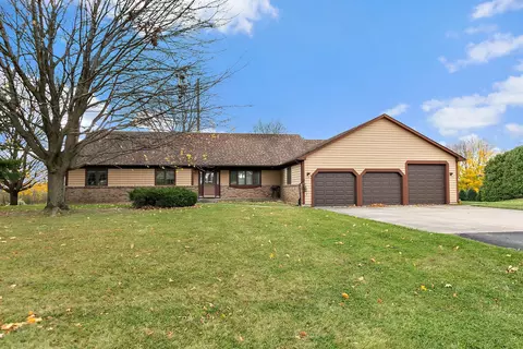 9 N590 Hogan Hill Rd, Elgin, IL 60124