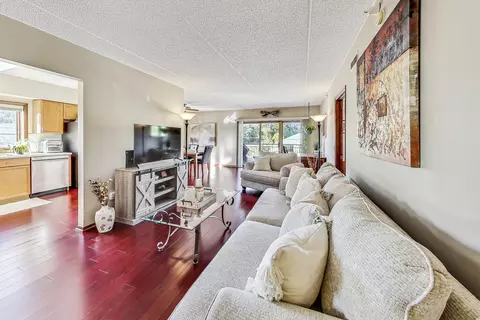 1325 Perry St #203, Des Plaines, IL 60016 photo 5