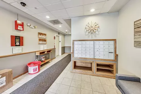 1325 Perry St #203, Des Plaines, IL 60016 photo 2