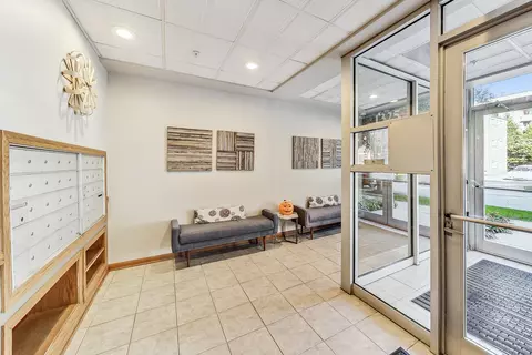 1325 Perry St #203, Des Plaines, IL 60016 photo 3