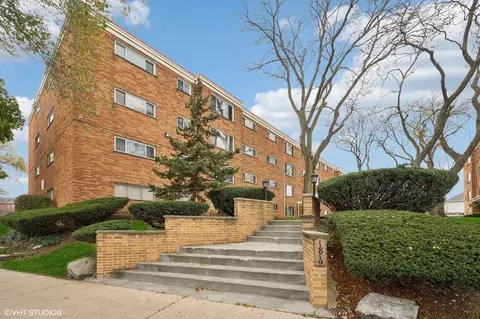 6220 N Ridge Ave #402, Chicago, IL 60660