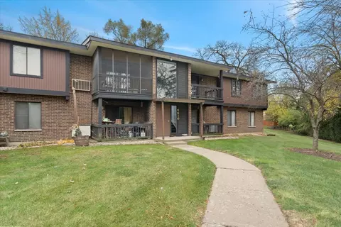 4610 W Northfox Ln #6, Mchenry, IL 60050