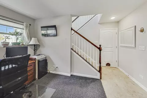 Entry Way - 1185 Colfax Ave, Des Plaines, IL 60016 photo 4 of 4