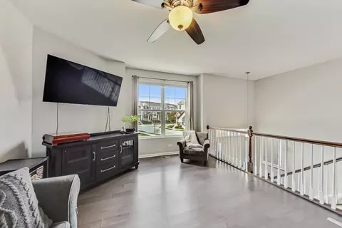 Entry Way - 1185 Colfax Ave, Des Plaines, IL 60016 photo 1 of 4