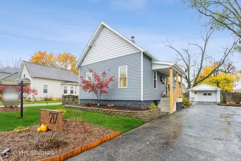 217 E 19th St, Lockport, IL 60441