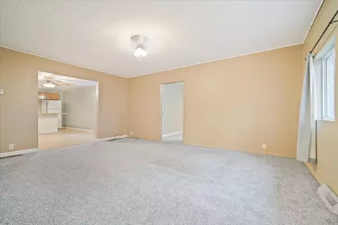 Living - 503 E Sycamore St, Normal, IL 61761 photo 1 of 3