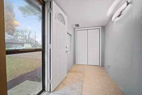 Entry Way - 503 E Sycamore St, Normal, IL 61761 photo 1 of 3