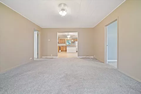Living - 503 E Sycamore St, Normal, IL 61761 photo 3 of 3