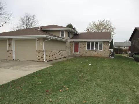 900 Mckinley Rd, Ottawa, IL 61350