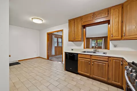 1516 N Ramble Rd, Mchenry, IL 60050 photo 3