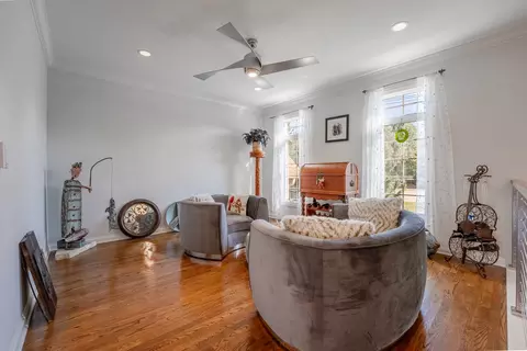 Living - 200 Regency Ct #E, Wauconda, IL 60084 photo 2 of 3