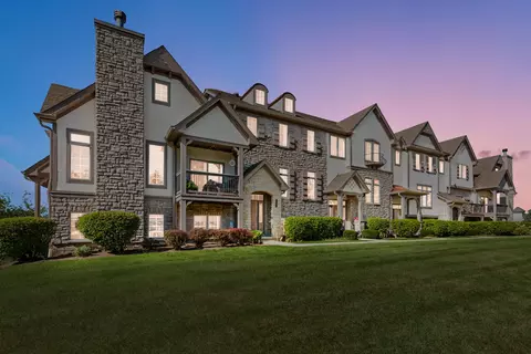 Exterior - 200 Regency Ct #E, Wauconda, IL 60084 photo 5 of 5