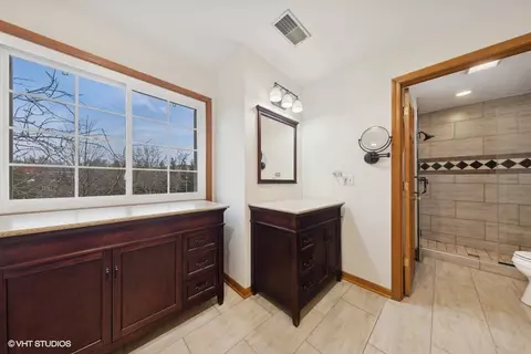 Bath - 1114 Taft Ave, Wheaton, IL 60189 photo 5 of 5